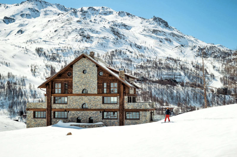 V talianskych Alpách je na predaj lyžiarska chata za 24 miliónov dolárov