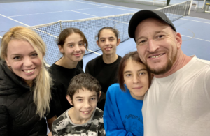 Učíme deti normálne veci do života. A trávime s nimi čas, vravia manželia Krajčovičovci