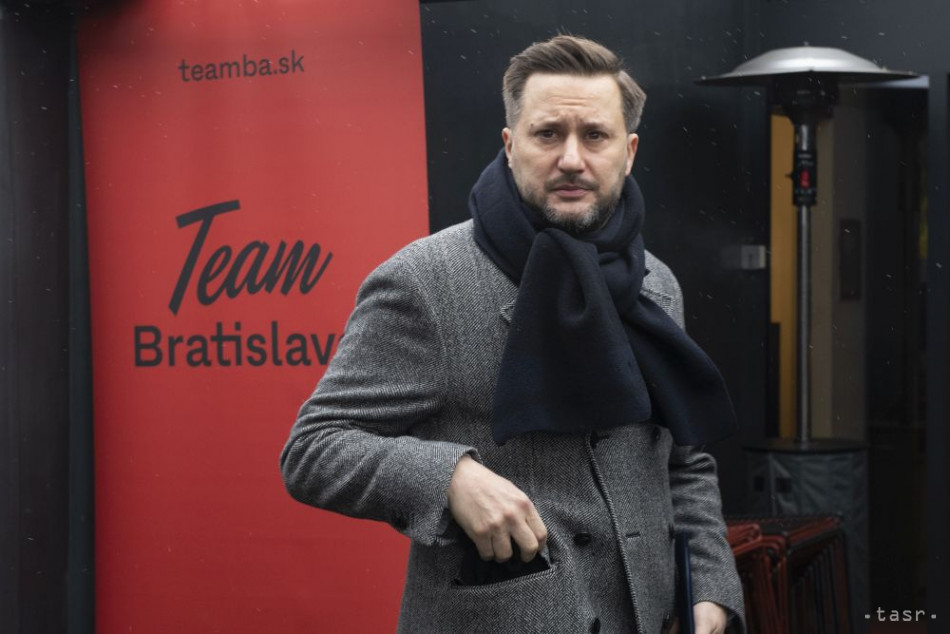 Sľuby, ktoré dal Matúš Vallo v kampani, sa dnes úplne rozplývajú