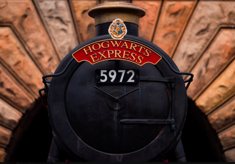 Železničná spoločnosť prevádzkujúca historické vlaky známe z filmov o Potterovi musí do súprav nainštalovať centrálny uzamykací systém