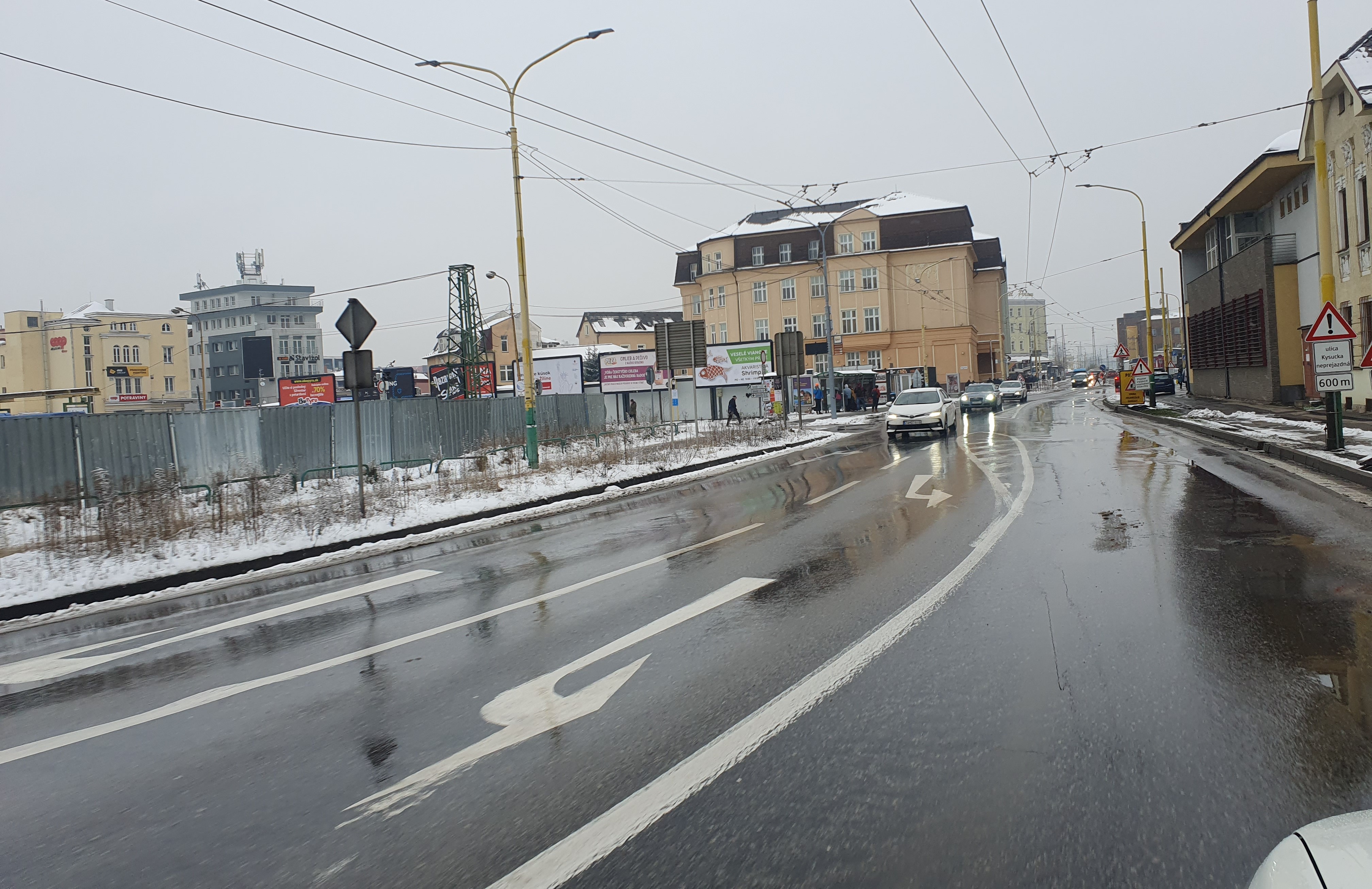 Práce pri autobusovej stanici spomalia ešte viac dopravu v centre mesta