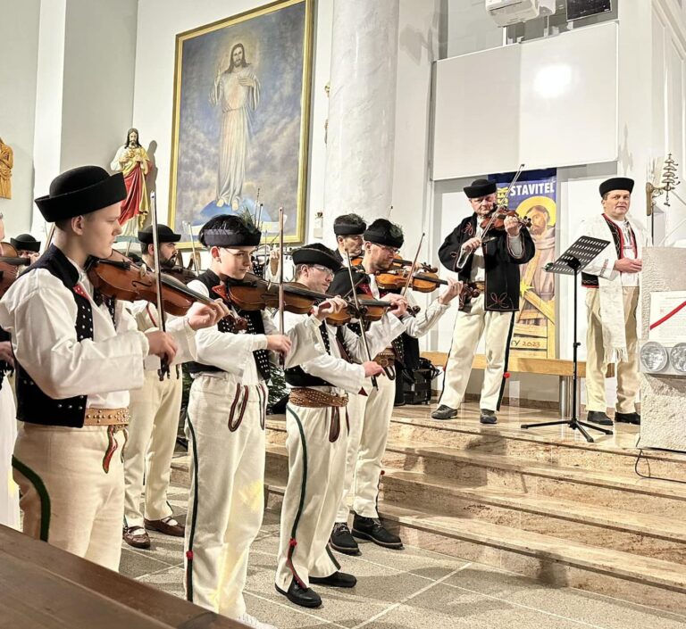 Jasličková pobožnosť v Terchovej je každým rokom vždy originálna. FOTO: Pavol Konštiak