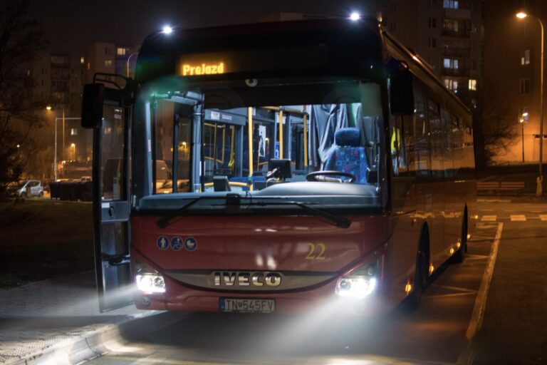 Už si nemusíte volať taxík. MHD Trenčín posilnila nočnú dopravu