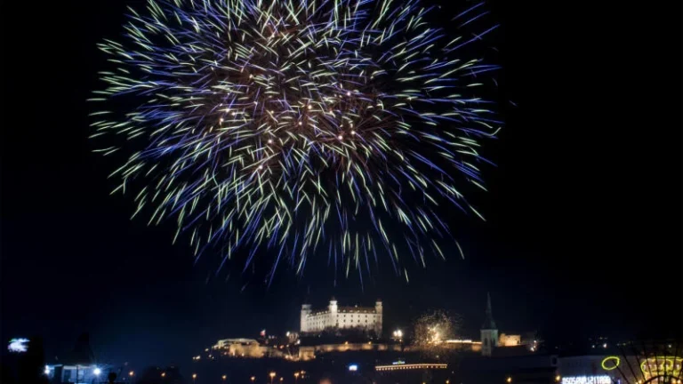 Bratislava: Oslavy Silvestra budú bez ohňostroja, pyrotechnika je zakázaná