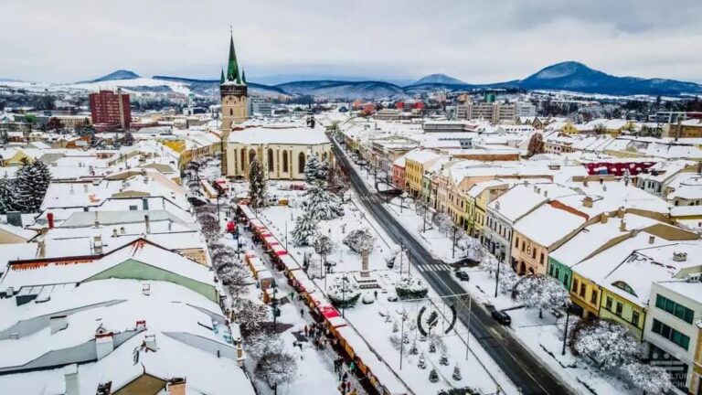 Cesty v Prešove sú prejazdné, kašovitý sneh odhŕňajú opakovane