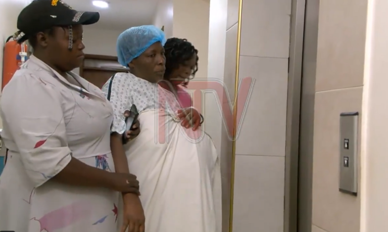 V Ugande porodila dvojičky 70-ročná žena