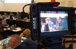 Schválenie rozpočtu: Kopec miliónov, škriepka o Pohodu, ale aj škrty pre Hviezdu