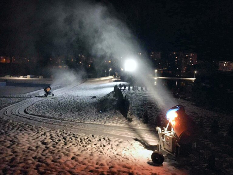 Banská Bystrica: Na pláži zasnežujú bežkársky okruh, v pláne je aj korčuľovanie