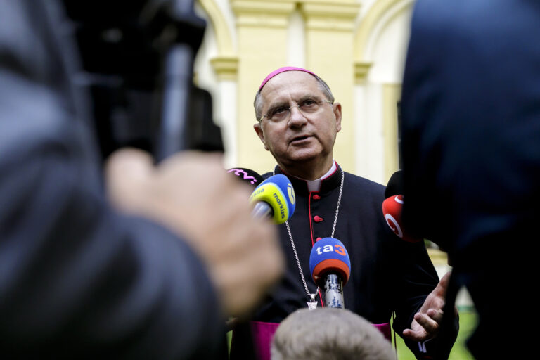 Naši biskupi odmietli pápežov prístup k žehnaniu homosexuálov. Vítame to, ale potrebujeme ešte viac odvahy