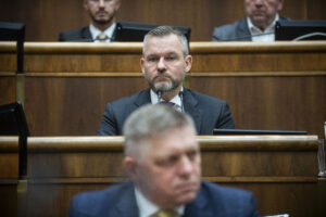 Pellegrini vetom rozvíril hladiny, Smer zváži jeho podporu vo voľbách