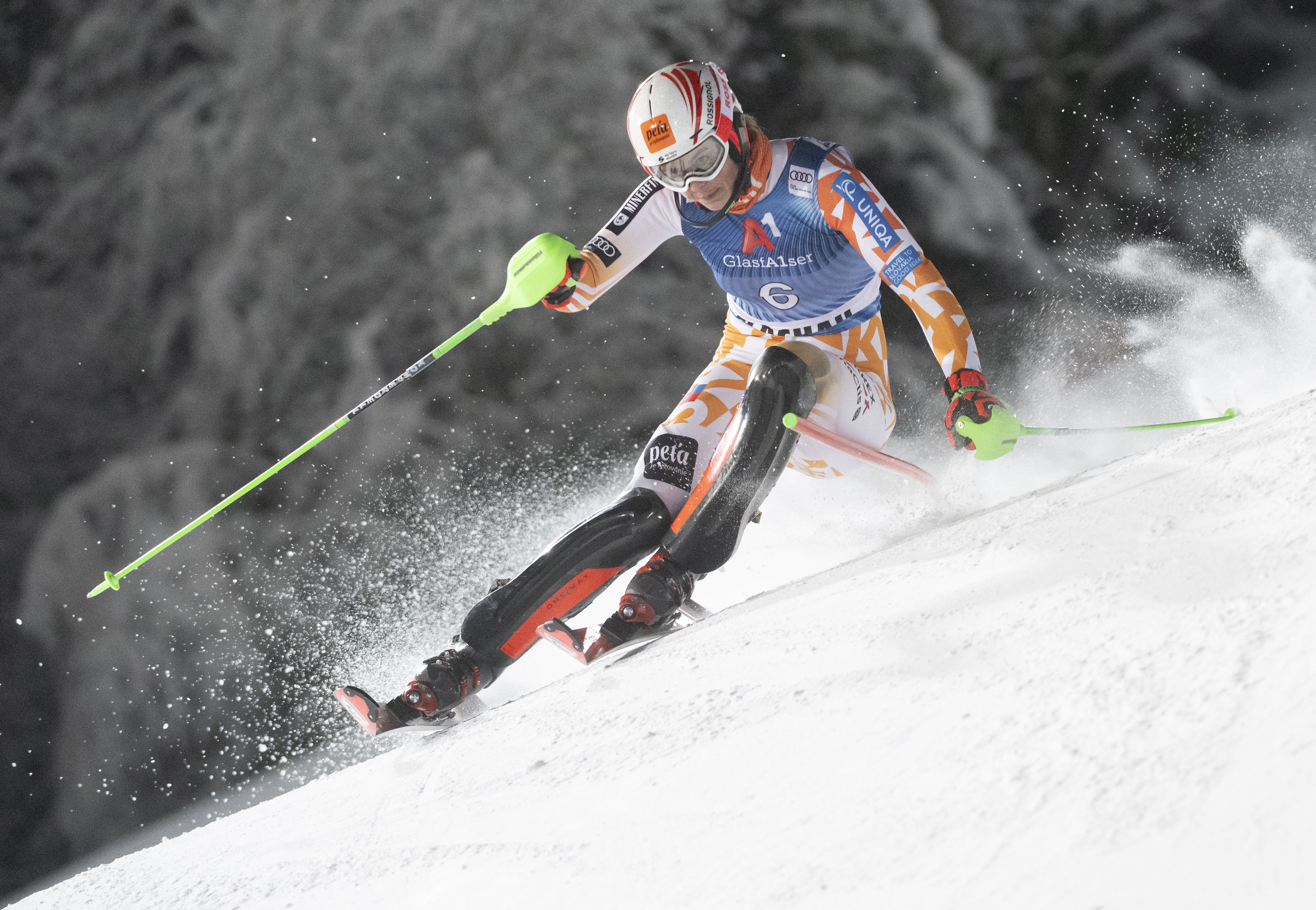 Petra Vlhová skončila v nočnom slalome vo Flachau druhá. Lepšia bola len fenomenálna Shiffrinová