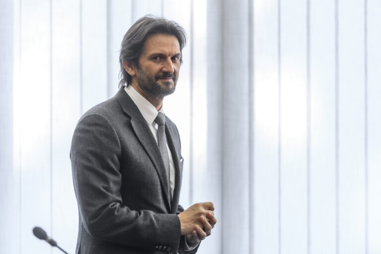 Cieľom zmeny v aktívnych zálohách je zvýšenie odolnosti Slovenska, tvrdí Kaliňák