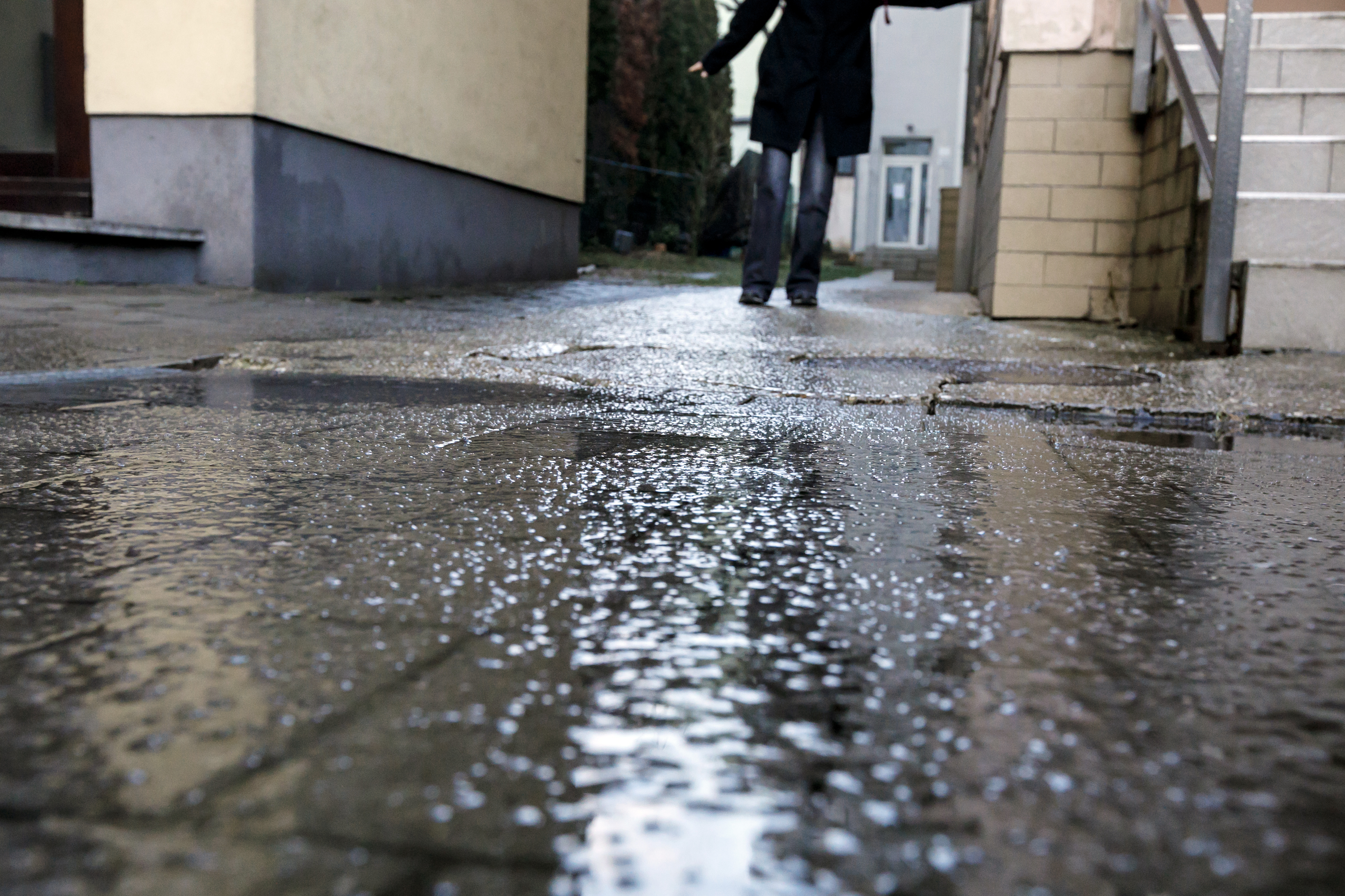 Varovania pred poľadovicou prišli neskoro. Komunikačné tímy zaspali
