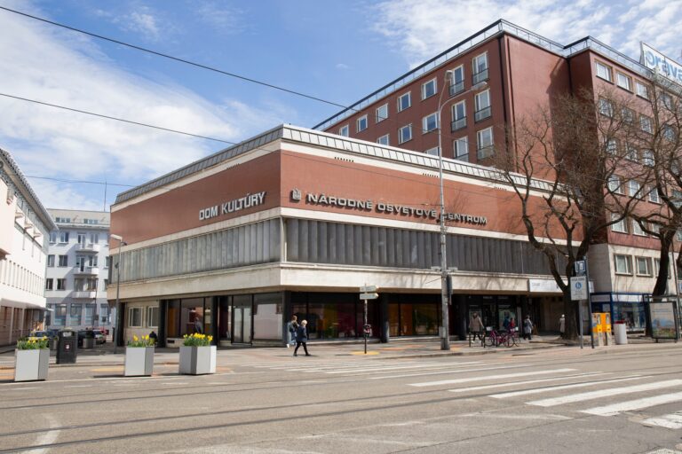 Kunsthalle vraj nevyužila historickú šancu, prevezme ju Slovenská národná galéria