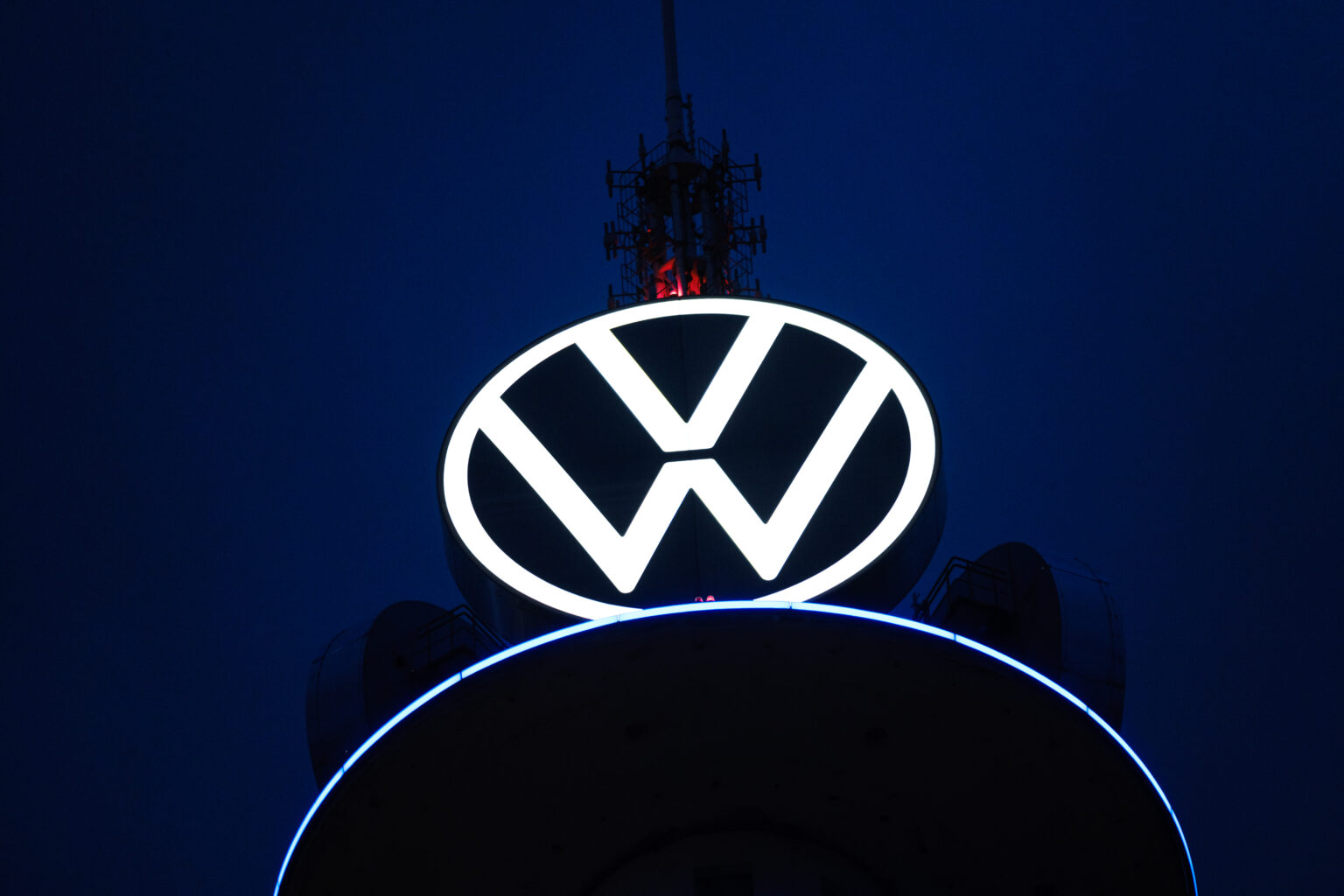 Logo nemeckej automobilovej skupiny Volkswagen (VW). Foto: TASR/DPA