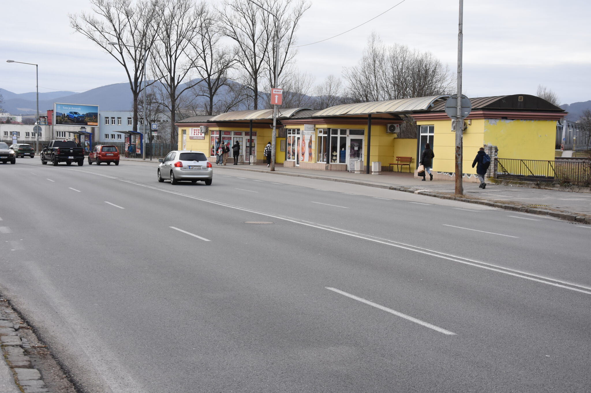 Značenie na novej ceste v Trenčíne dlho nevydržalo, musia ho obnoviť