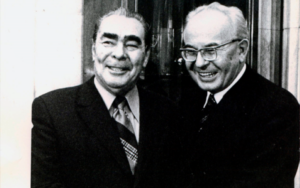 Rozprávka o Husákovi ako skutočnom otcovi slovenskej demokratickej štátnosti