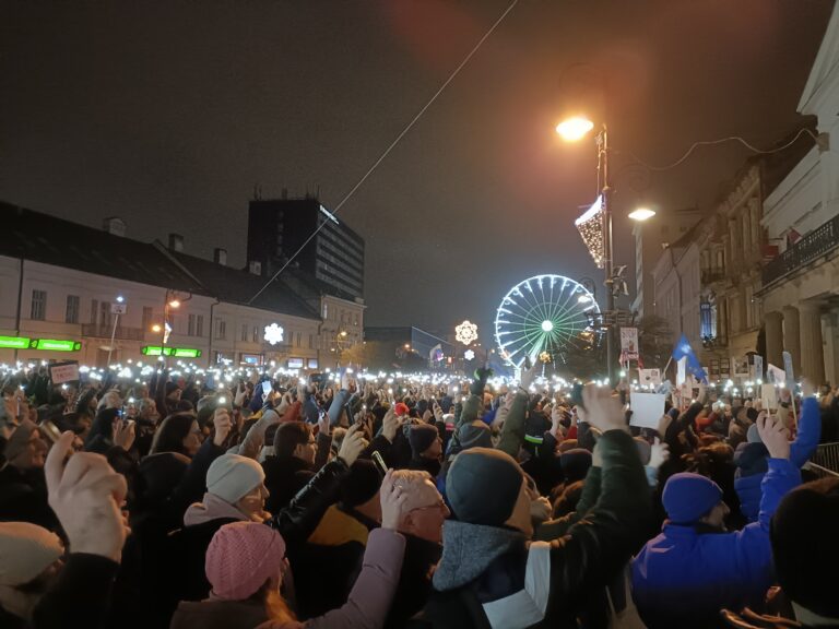 Protivládne protesty pokračujú vo štvrtok aj na východe Slovenska