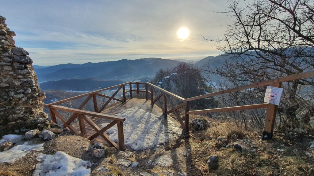 Jedna z nových vyhliadkových plošín na Muránskom hrade. Foto: Branislav Caban