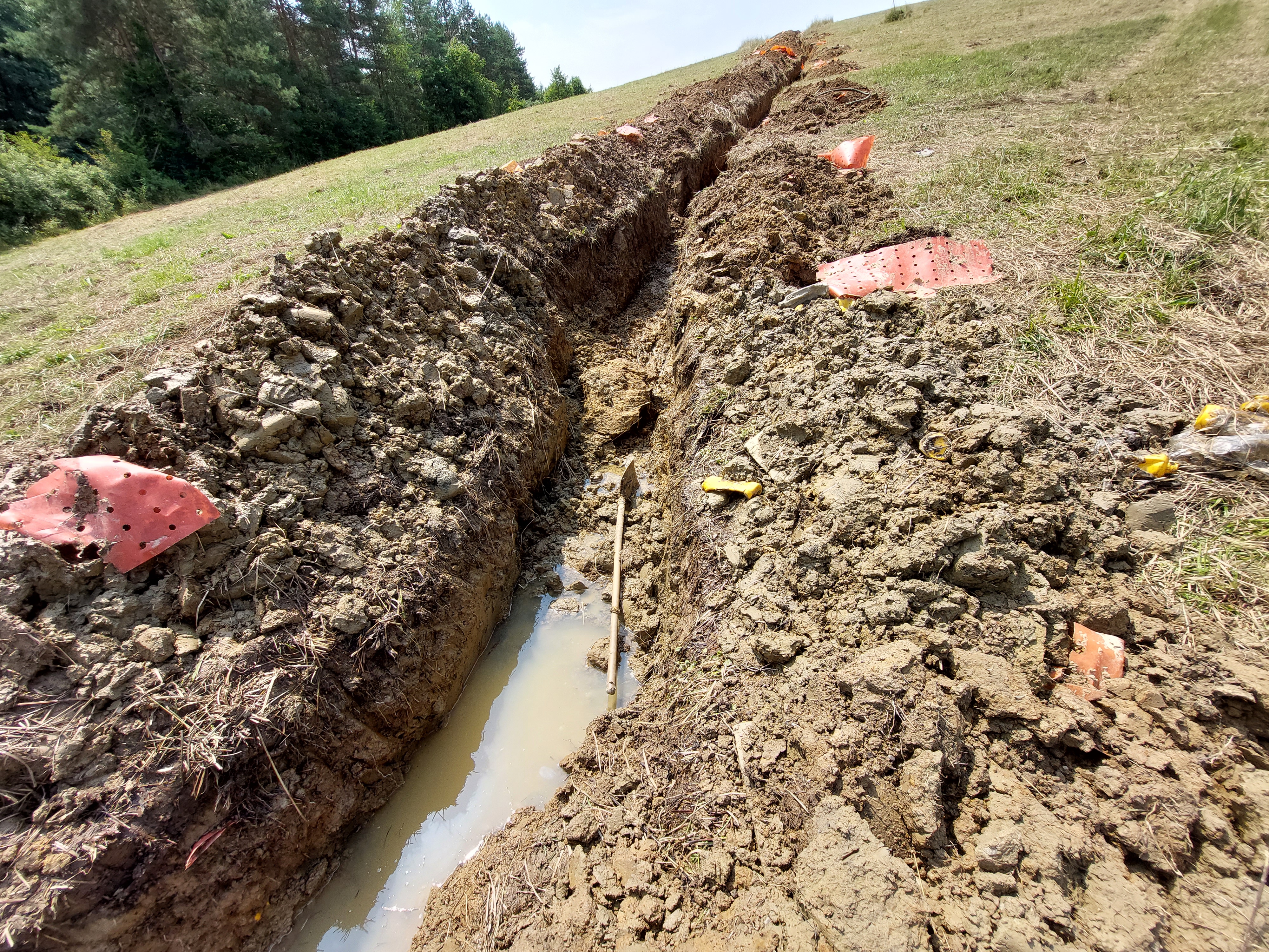 Kopáči káblov pri Prešove už svoj úlovok do zberu neodnesú. Skončili v rukách polície