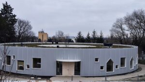 Severský dizajn aj ekologické riešenia. Ne mieste niekdajšej vinárne vyrástla moderná materská škola