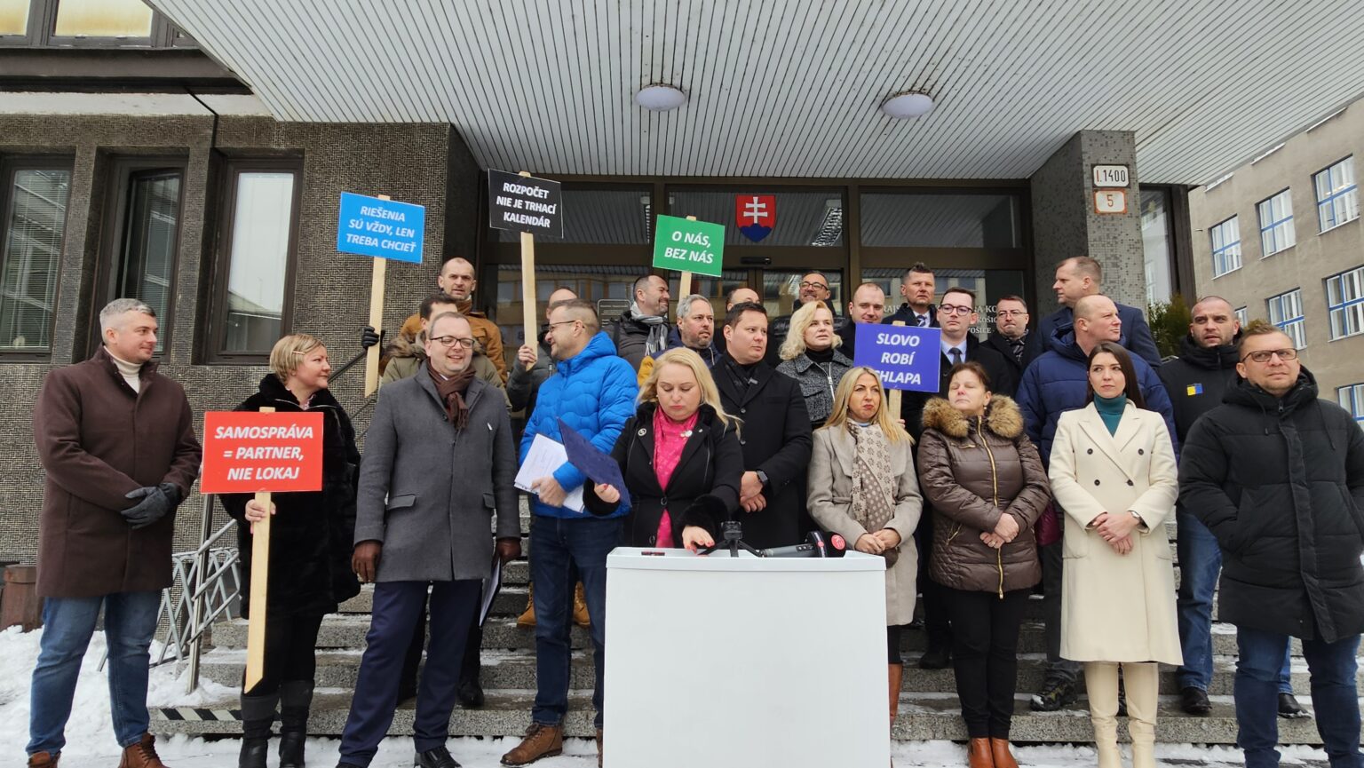 Starostovia veľkých mestských častí chceli poukázať na prešľapy vedenia mesta. Foto: Boris Macko