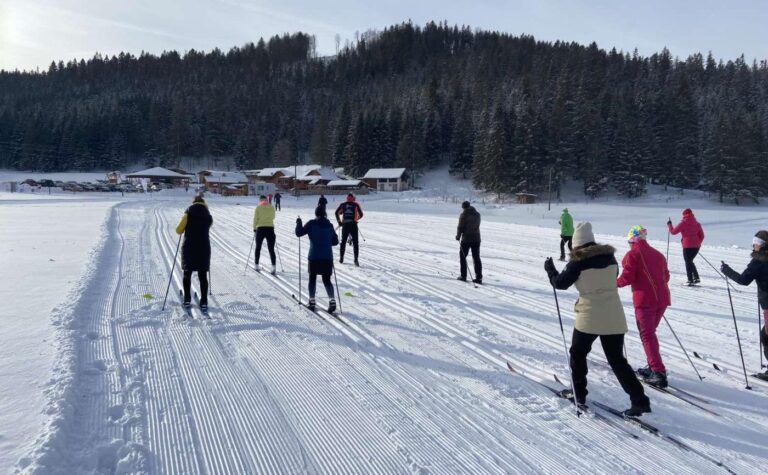 Trate pre bežkárov pri Dobšinej upravuje 40-ročný ratrak, zbierka na nový je už vyhlásená