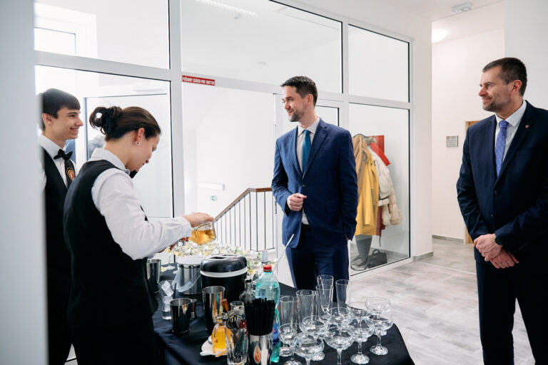 BANSKÁ BYSTRICA: Žiaci banskobystrickej hotelovej školy sa učia v nových priestoroch