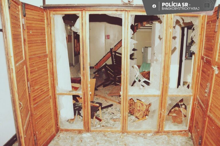 Vandali sa nezastavili pred ničím. Foto: FB Polícia SR BB