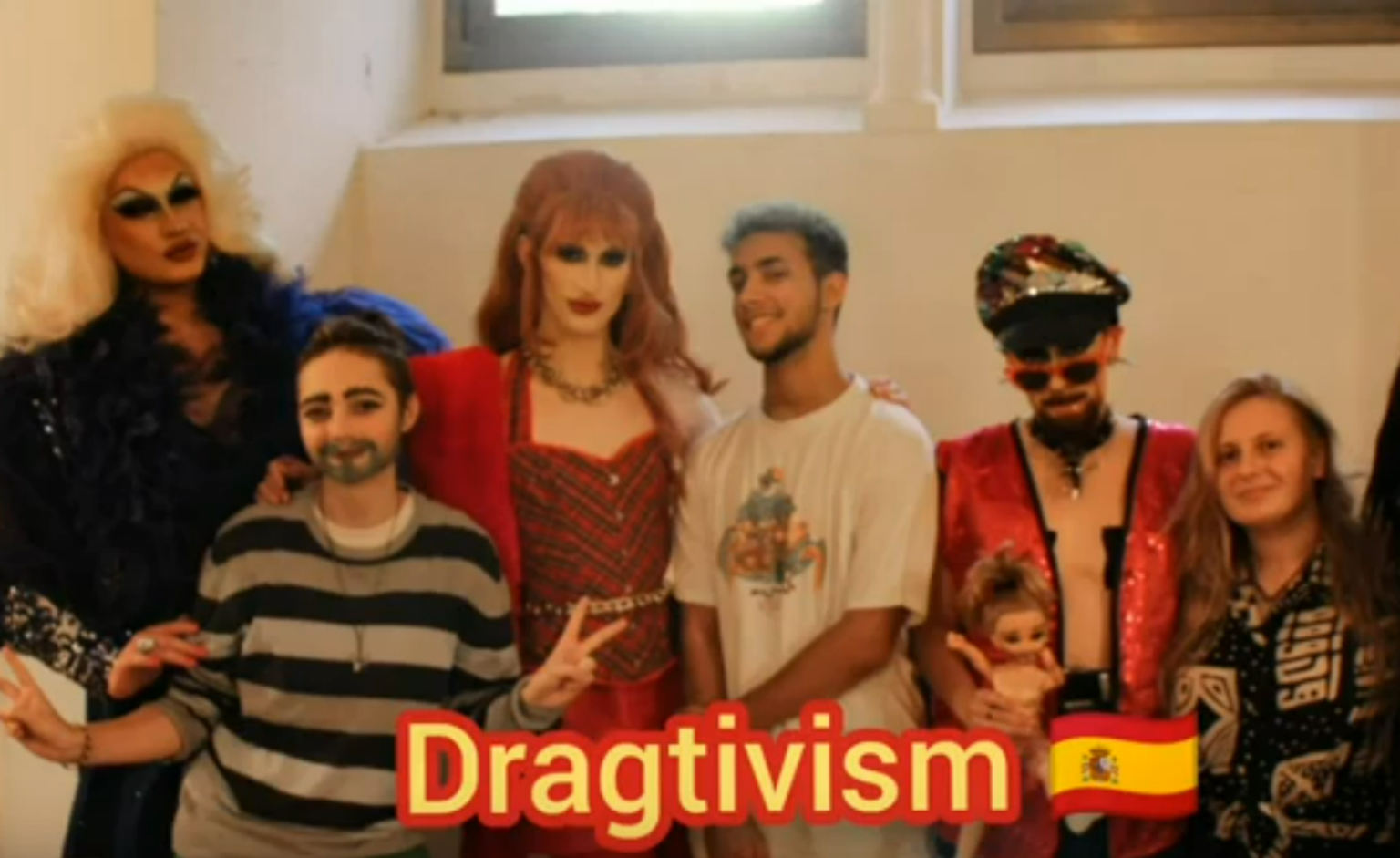 Záber z videa Dragtivism v Španielsku. Reprofoto YouTube
