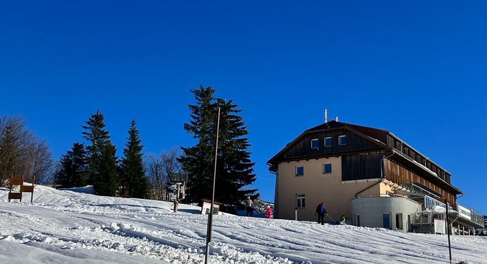 Víkendová lyžovačka vo Veľkej Fatre: Pod vrcholom Krížna sprístupnili zrekonštruovaný vlek