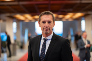 Potrebujeme zmenu paradigmy politického zápasu