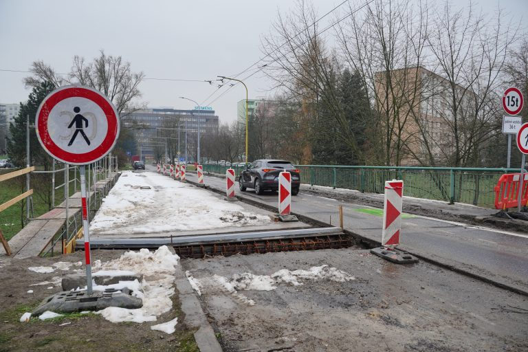 Zimné „prázdniny“ na rekonštrukcii mostov v Žiline: Stihnú práce dokončiť?