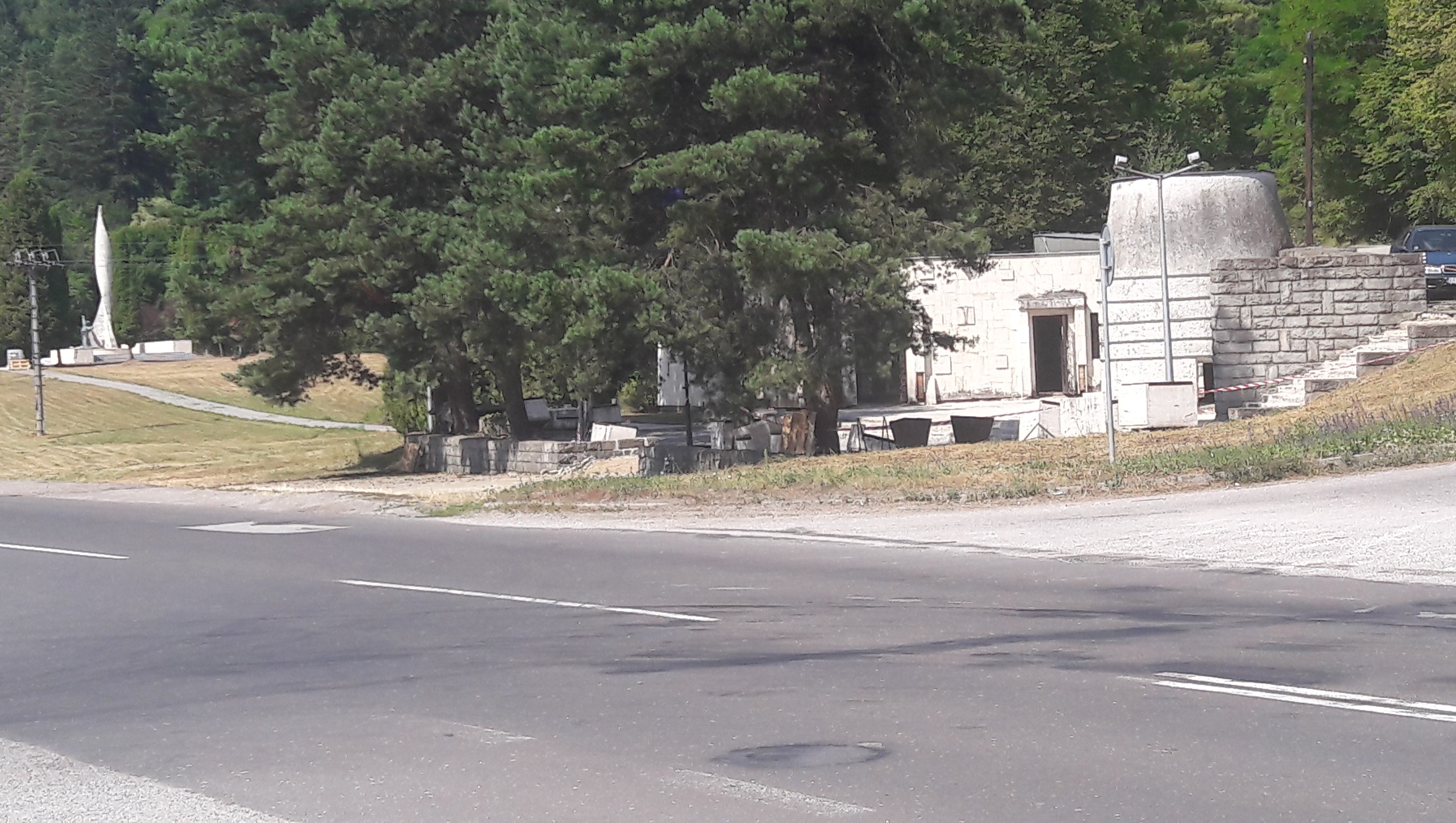 Masaker v Nemeckej: Obete strieľali, hádzali zaživa do pece a popol sypali do Hrona