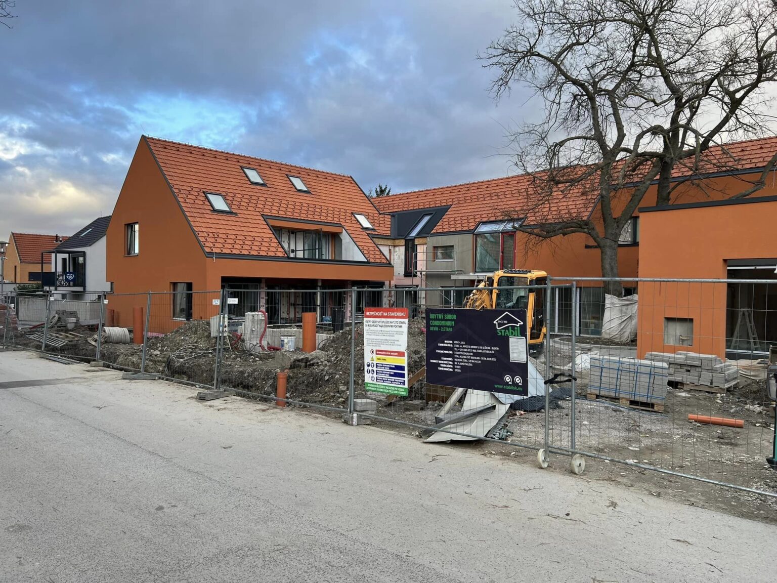 Úspešný finančník Patrik Tkáč spustil na Devíne stavebný projekt vo vlastnej kryptomene. Foto: Potraviny od našich oznamy a diskusia/FB