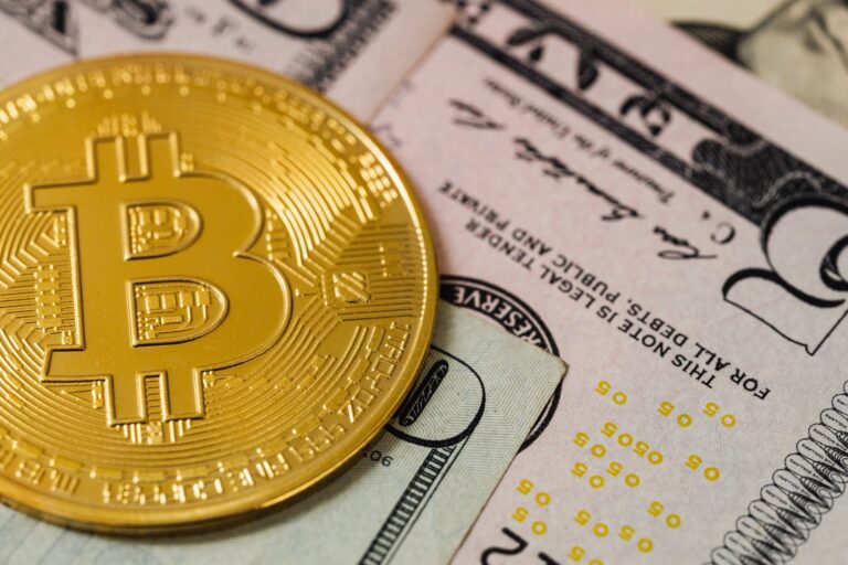 Bitcoinová sieť má vysoké poplatky. Používatelia majú viacero možností, ako to zmeniť