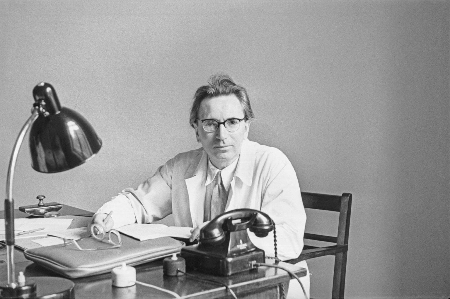 Psychiater Viktor Frankl v práci okolo roku 1950. Foto: Profimedia.sk