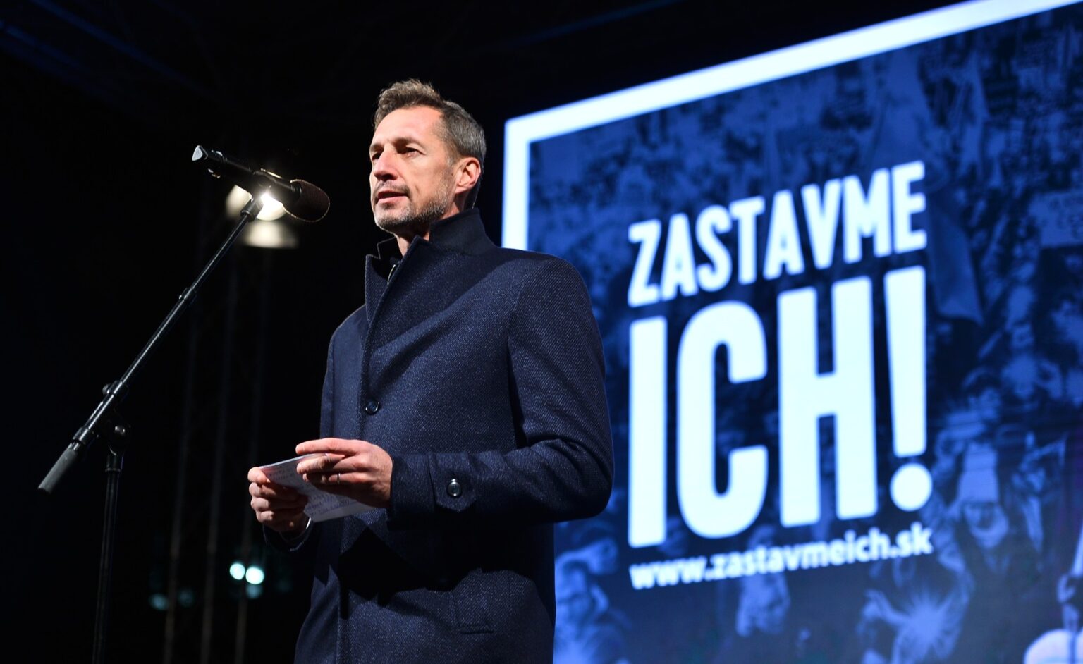 Líder Milan Majerský na protivládnom proteste v Bratislave v decembri. Foto: Profimedia.sk