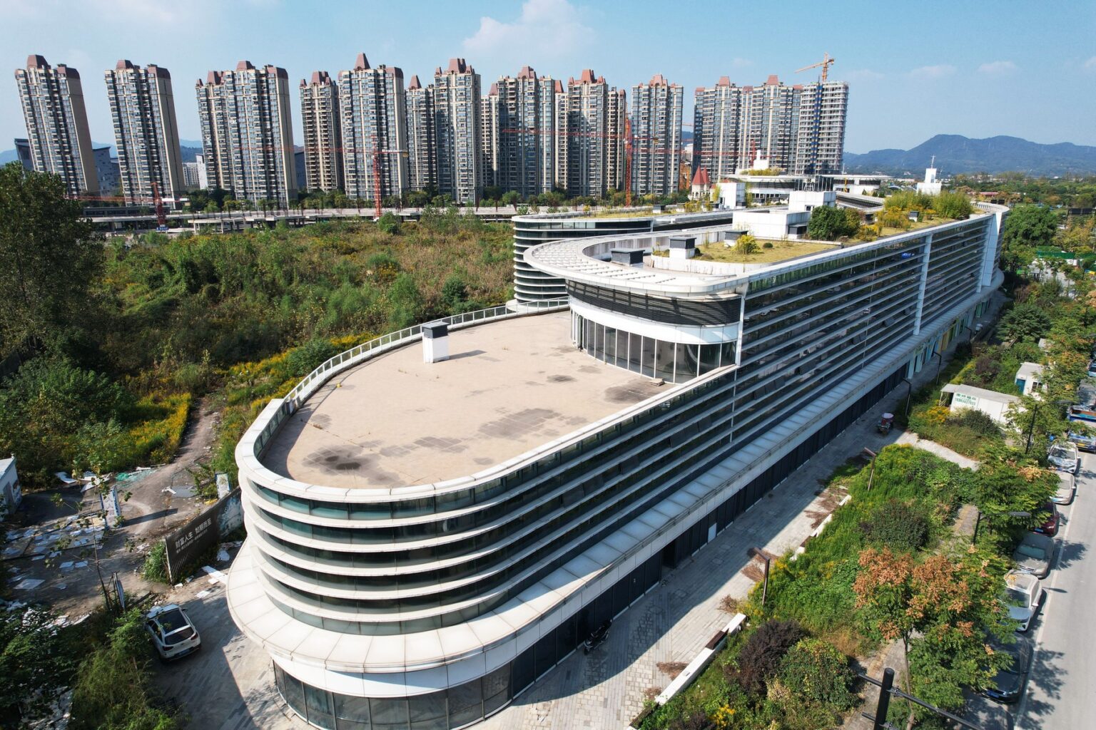 Opustené obchodné centrum Evergrande Hangzhou v Hangzhou Čína. Foto: Profimedia.sk