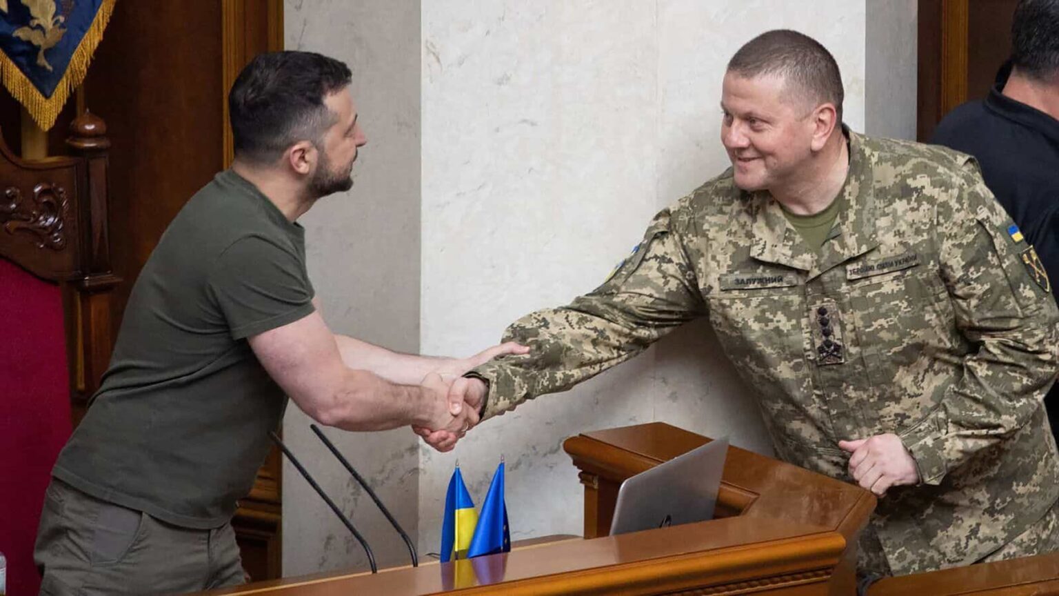Volodymyr Zelenskyj a Valerij Zalužnyj. Foto: Profimedia.sk 