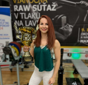 Video: epidémia obezity sa začala s vynálezom stoličky a monitoru, hovorí majsterka sveta