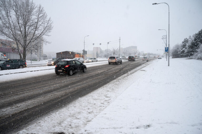 Vodiči, v Trenčianskom kraji si dávajte pozor na poľadovicu