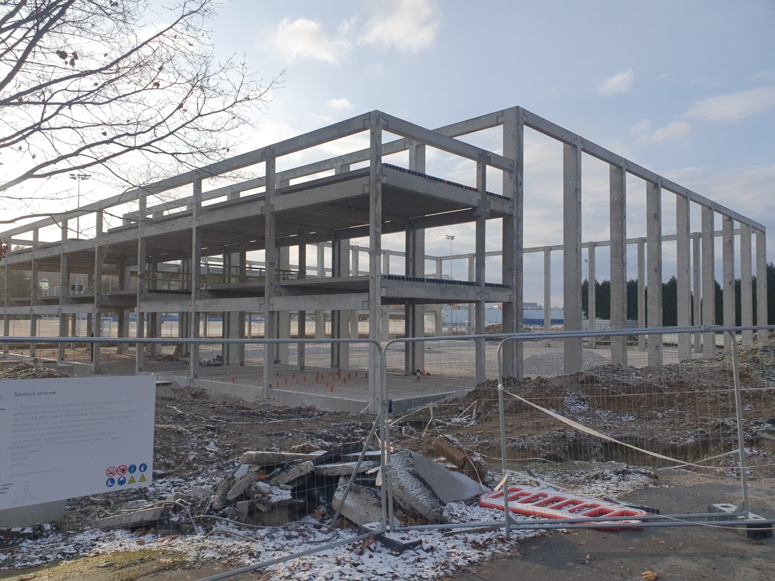 Športové centrum v Žiline má byť dokončené v januári 2025. Foto: Ondrej Šoška