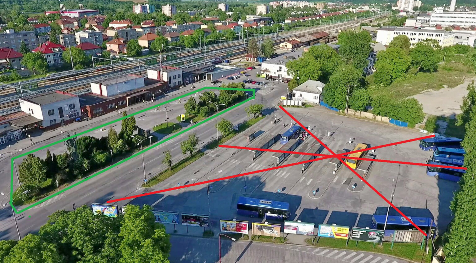 Poslanec Miloš Mičega aj touto fotografiou na sociálnej sieti upozornil, že nový projekt rekonštrukcie autobusovej stanice je podstatne skromnejší. Foto: MM