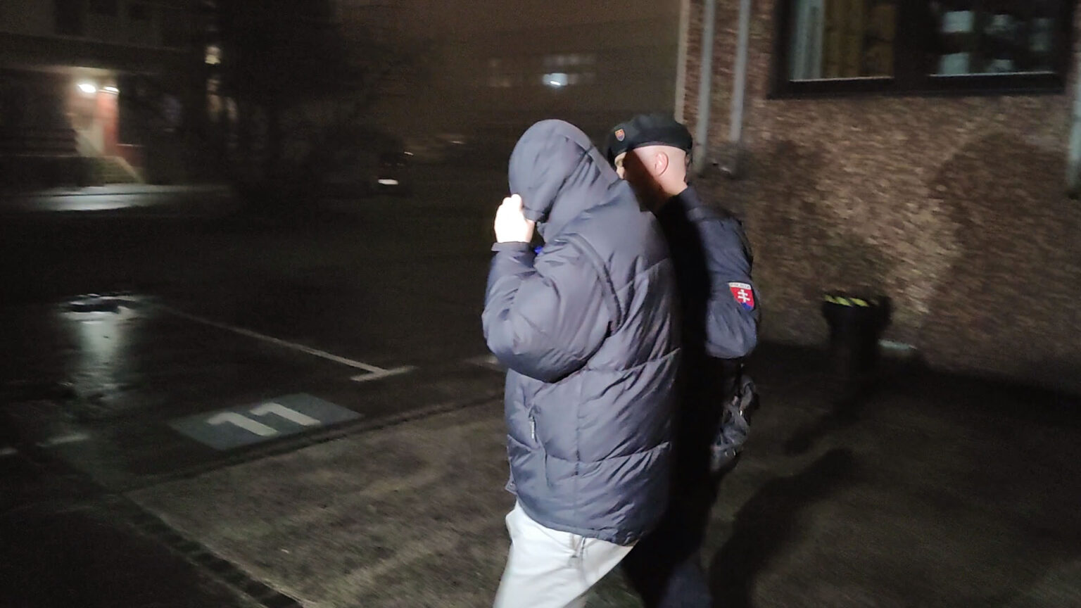 Mladík Peter sa dnes postavil pred súd. Foto: Rasťo Harakal