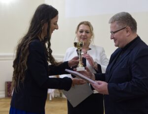 Aj chudobný má svoju dôstojnosť. Niekedy stačí, keď si s ním vytvoríme rovnocenný vzťah