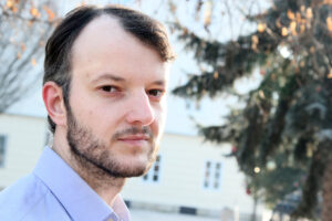 Vedec Ondrej Halgaš: S nanočasticami po očkovaní mRNA vakcínami to vôbec nie je tak, ako sa verejnosti hovorilo