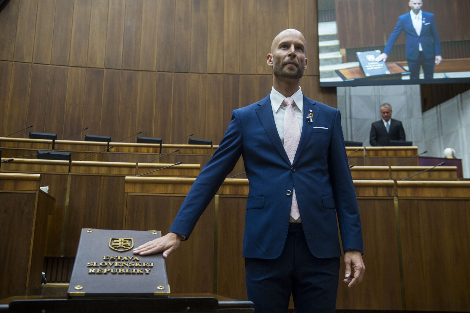 Tomáš Hellebrandt skladá poslanecký sľub počas ustanovujúcej schôdze Národnej rady Slovenskej republiky (NR SR) IX. volebného obdobia 25. októbra 2023 v Bratislave. Foto: Jakub Kotian/TASR