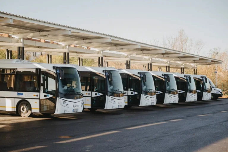 Autobusová doprava počas jarných prázdnin bude fungovať v prázdninovom režime. Na kultúrne podujatia sa však dostanete