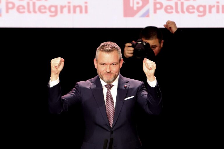 Prieskum: Víťazom prvého aj druhého kola prezidentských volieb by sa stal tesne Peter Pellegrini